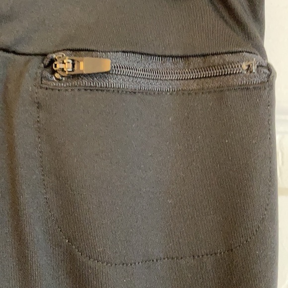 Athletic skort by “be inspired”- black size small -elastic waist with key pocket - Picture 5 of 9